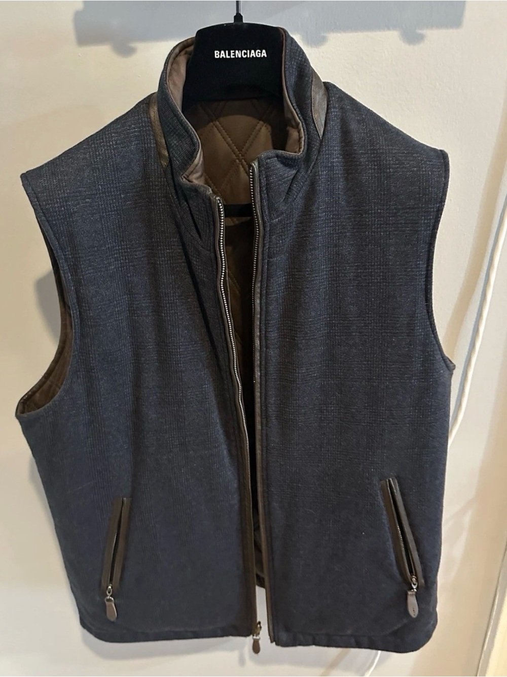 Jonhson And Murphy Men Reversible Vest. The Brown Letter Is Peeling Size XL